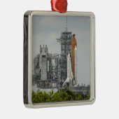 Space Shuttle Endeavour op het lanceerplatform 5 Metalen Ornament (Rechts)