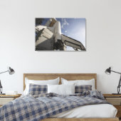 Space Shuttle Endeavour op het lanceerplatform 6 Canvas Afdruk (Insitu (Slaapkamer))