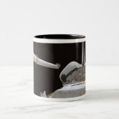 Space Shuttle-laadbay van Discovery Tweekleurige Koffiemok (Center)