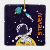 Spaceman Astronaut die de buitenruimte onderzoekt Keramisch Ornament (Achterkant)