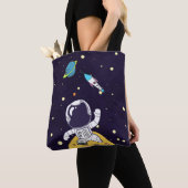Spaceman Astronaut Floating in Buitenruimte Tote Bag (Dichtbij)