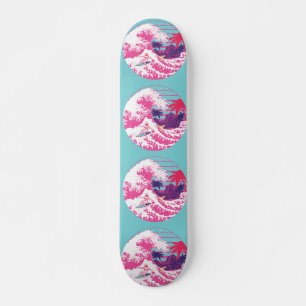 Spaceman die de grote roze golf surft persoonlijk skateboard