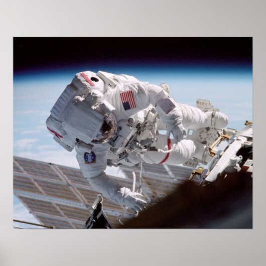 Spacewalk (STS-104) Poster (Voorkant)