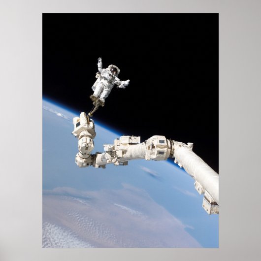 Spacewalk tijdens STS-114 Shuttle Mission to ISS Poster (Voorkant)