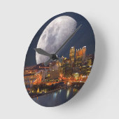 Spacey Pittsburgh Ronde Klok (Hoek)