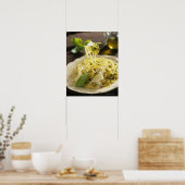 Spaghetti met basilicum en parmesan op bord, poster (Keuken)