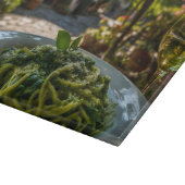 Spaghetti met romige spinazie saus snijplank (Hoek)