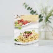Spaghetti met tomatensaus en basilicum briefkaart (Staand voorkant)