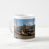Spakenburg Harbour Panoramische Coffee Mok (Voorkant links)