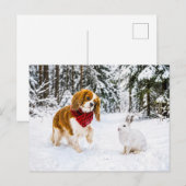 Spaniel ontmoet sneeuwhaas in winterbos briefkaart (Voorkant / Achterkant)