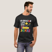Spanish Teacher Bilingual - Mi Corazon Late En Dos T-shirt (Voorkant volledig)