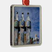 Spanje, Catalonië, Barcelona. Casa Batllo (1906).  Metalen Ornament (Rechts)