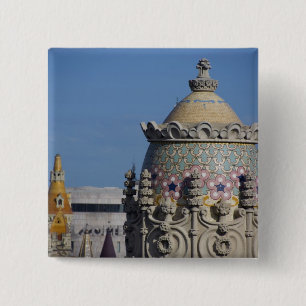 Spanje, Catalonië, Barcelona. Dak van Barcelona Vierkante Button 5,1 Cm