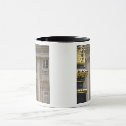 Spanje, Madrid. Koninklijk Paleis,  gloeilamp Mok (Midden)