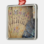 Spanje, provincie Cadiz, Sevilla. Historische kers Metalen Ornament (Links)