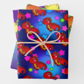 Spannende dinosaurus met regenboogsterren inpakpapier vel (In situ)