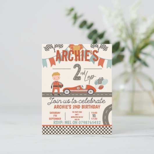 Spannende race auto thema uitnodigingen (Staand voorkant)