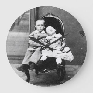 Spannende vintage-portret van broers en zusters grote klok