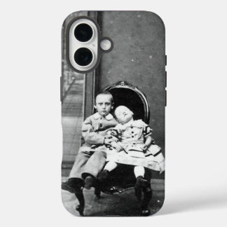 Spannende vintage portretfoto van broer of zus iPhone 16 hoesje