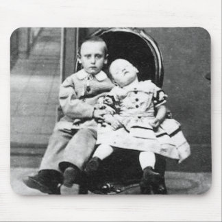 Spannende vintage portretfoto van broer of zus muismat