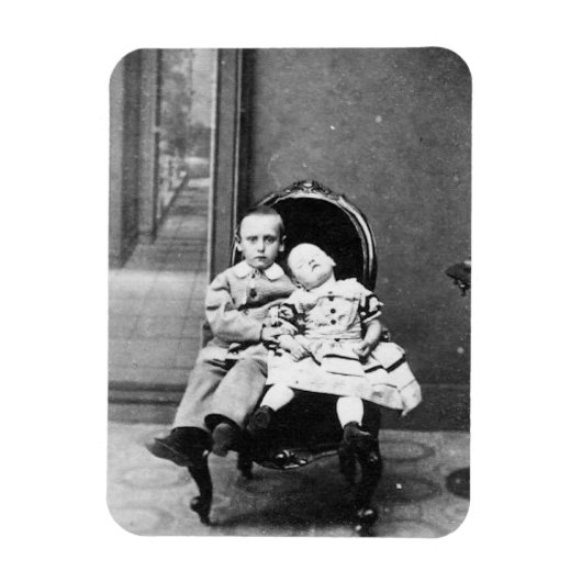 Spannende vintage portretfoto van broers en zuster magneet (Verticaal)