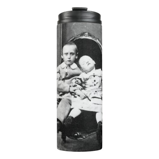 Spannende vintage portretfoto van broers en zuster thermosbeker (Voorkant)