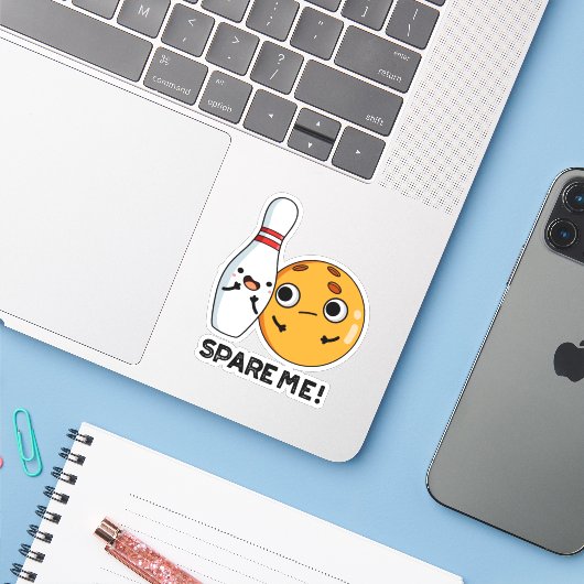 Spare Me Funny Sports Bowling Pun Sticker (Laptop met iPhone)