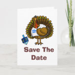 Sparen Datum 79811 Wenskaart Thanksgivukkah Feestdagen Kaart<br><div class="desc">Eens in een leven komt Thanksgivukkah! Dat is omdat voor het eerst sinds 1888 de Chanoeka en de Thanksgiving tezelfdertijd zijn. Zo, het mengen van het woord "Thanksgiving De Chanoeka" nu is "Thanksgivukkah"! Om dit te vieren, ontwierp ik een pret Joods Turkije die met een dreidel speelt en een T-shirt...</div>