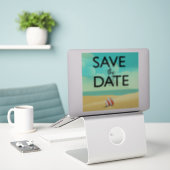 Sparen de Beach van de Datum Sticker (Laptop op bureau)