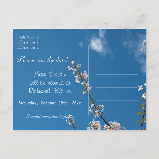 Sparen de date, kersenbloesem takken in de blauwe  aankondigingskaart (Achterkant)