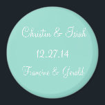 Sparen de Datum Eenvoudige Enkelvoudige Kleur Magneet<br><div class="desc">Save The Date Round Monogram Magnets Met Bride's Name, Groom's Name en Wedding Date Solid Color Style Option - grillige en geïndividualiseerde Solid Color Option - Bleke Robin Egg Blue Simple Color Complementing personaliseerbare magneten zullen precies goed zijn voor het verzenden naar genodigde bruiloft gasten als bruiloft bewaar de datum...</div>