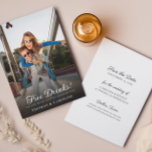 Sparen de Datum Foto Funny Wedding Aankondiging<br><div class="desc">Deze grappige vooraankondiging is de perfecte manier om je aanstaande bruiloft aan te kondigen. Alle tekst op de voor- en achterzijde kan worden aangepast. Voeg een leuke foto van het verloving voor de perfecte sparen-de-datumaankondiging toe.</div>