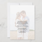 Sparen de Datum Modern Coral Wedding Foto Aankondiging (Achterkant)
