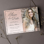 Sparen de Datum Quinceañera 15th Birthday Uitnodig Save The Date<br><div class="desc">Quinceañera 15th Birthday Uitnodiging Sparen het Roos van het manuscript van de Datum Gold Glitter Ombre blush roze fotokaart.</div>