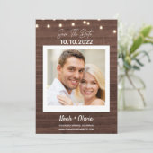 Sparen de Datum Twinkle Rustic Wood Weddenschap Save The Date (Staand voorkant)