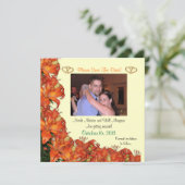 Sparen de datum van de oranje lileugen floral met kaart (Staand voorkant)