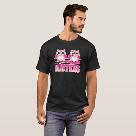 Sparen de Hooters Borst Cancer Awareness Tshirt (Voorkant volledig)