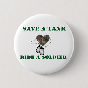 Sparen een Tank Ride een Soldaat 3 Ronde Button 5,7 Cm