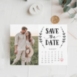 Sparen het Land van de Kaart van de Kalender van d<br><div class="desc">Gefeliciteerd met je verloving! Zorg ervoor iedereen uw grote evenement met onze mooie kalender kan bijwonen sparen de Datum! Klik op de knop "Personaliseren" - en klik vervolgens op "Klik om verder aan te passen" om aan de slag te gaan met uw indeling! Bewerk de agenda eenvoudig en verplaats het...</div>