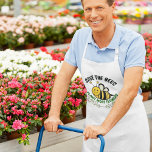 Sparen het Plant van de Bijen Meer Bloemen Standaard Schort<br><div class="desc">Sparen het Plant van bijen Meer Bloemen. Een schattig bijenliefdescadeau voor een imker die geen pesticiden gebruikt en de planeet wil redden. Koel hommels boven  roze florale wijnstokken.</div>