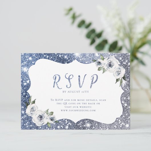 Sparkle blauw zilver glitter bloemenbruiloft QR-co RSVP Kaartje (Staand voorkant)