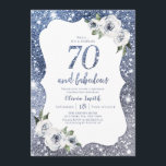 Sparkle blue glitter en floral 70th jarig kaart<br><div class="desc">Faux sparkle Silver Blauw glitter "70 en geweldig" script met stoffige blauwe en witte florale,  elegante en stijlvolle,  geweldige uitnodigingen voor 70e verjaardagsfeestjes.</div>