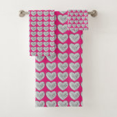 Sparkle hearts - magenta bg bad handdoek (Insitu)