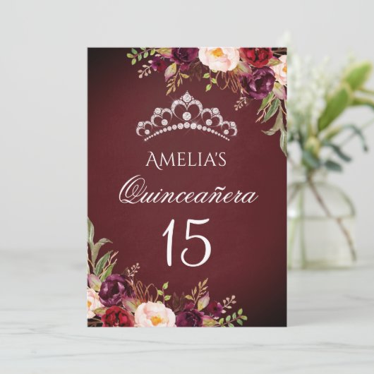 Sparkle Tiara Zilver Bourgondië Bloemen Quinceaner Kaart (Staand voorkant)