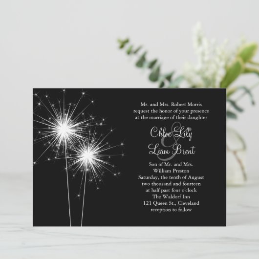 ("Sparkler Wedding Invitation") (zwart) Kaart (Staand voorkant)