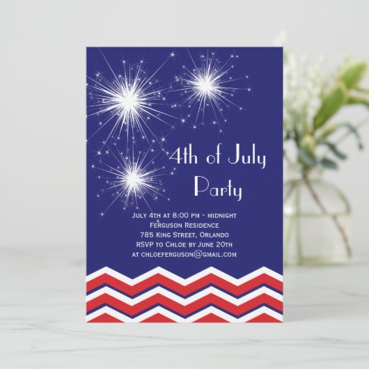 Sparklers & Chevrons 4th of Juli Partij Uitnodigin Kaart (Staand voorkant)