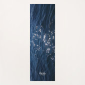 Sparkly Deep Blue Zee Waves Monogram Yogamat (Voorkant)