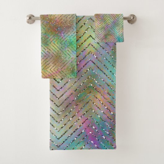Sparkly Gold Rainbow Lights Chevron Pattern Bad Handdoek (Insitu)