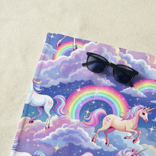 Sparkly rainbow and unicorns on clouds strandlaken (In situ)