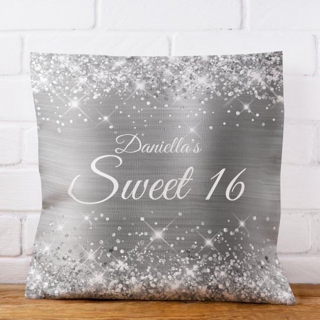 Sparkly Silver Glitter en Folie Sweet 16 Kussen (Sparkly Silver Glitter and Foil Sweet 16 Throw Pillow)